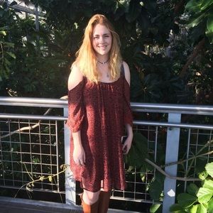 Meet your Posher, Caroline